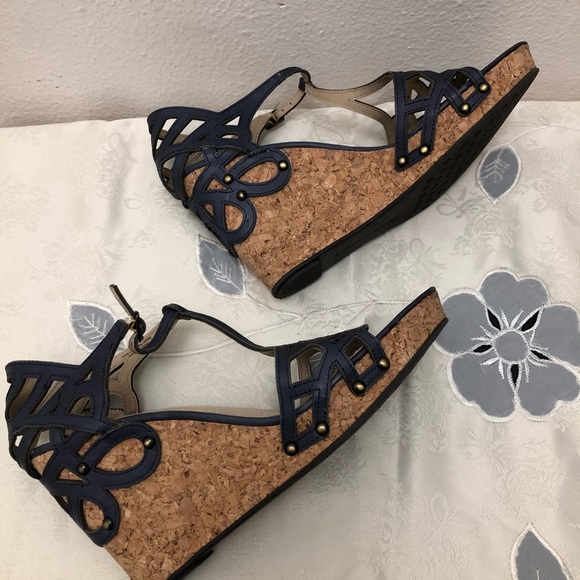 Adrienne Vittadini W Size 10 Gray Fine Leather Cork Wedges with Geometric Design - Picture 4 of 16